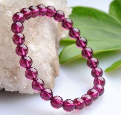 精美天然巴西紫牙乌石榴石圆珠手链 – 实拍展示与产品信息